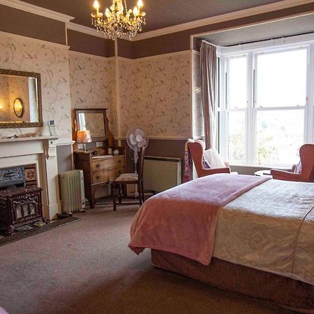 เพนโรส บีแอนด์บี Bed & Breakfast ลอสท์วิธีล ภายนอก รูปภาพ