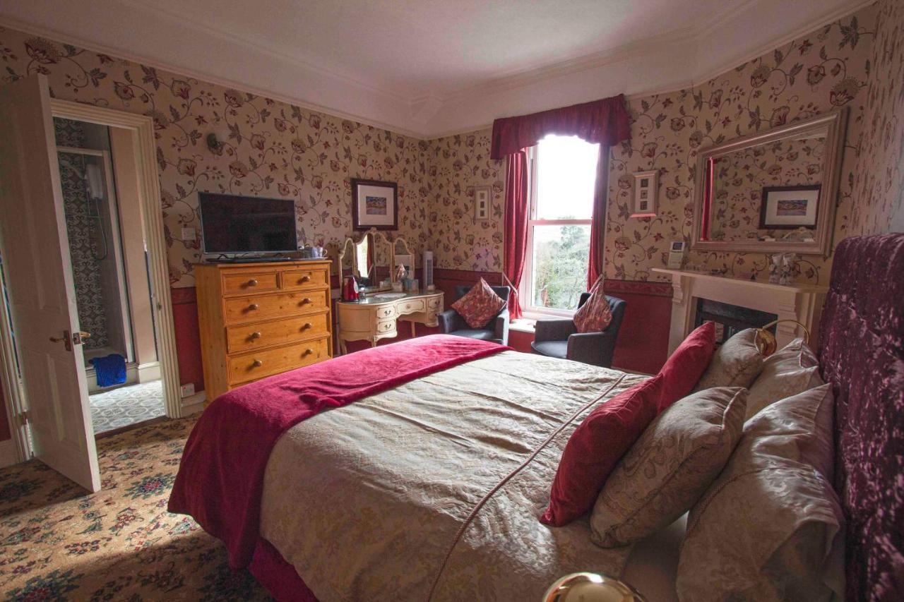 เพนโรส บีแอนด์บี Bed & Breakfast ลอสท์วิธีล ภายนอก รูปภาพ