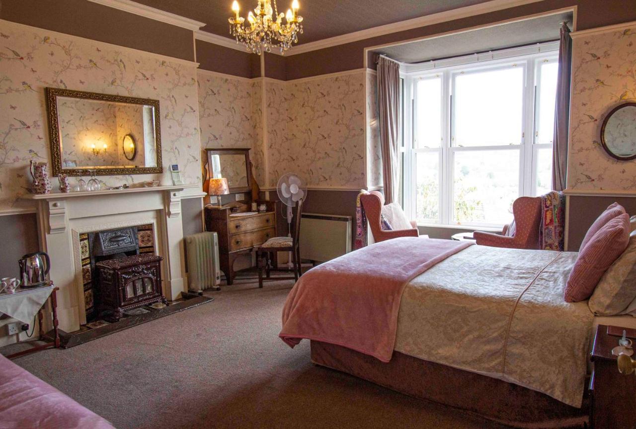 เพนโรส บีแอนด์บี Bed & Breakfast ลอสท์วิธีล ภายนอก รูปภาพ