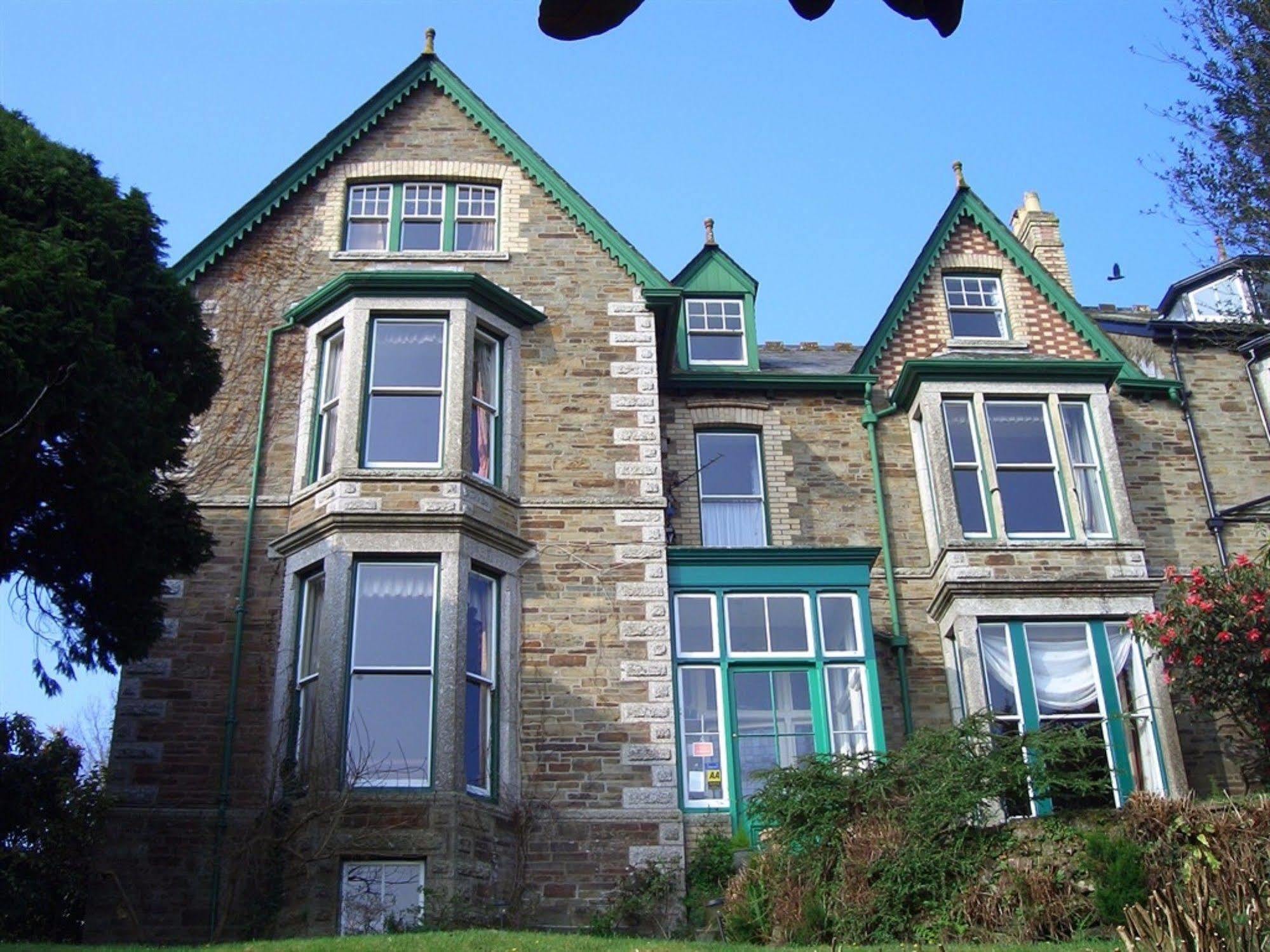 เพนโรส บีแอนด์บี Bed & Breakfast ลอสท์วิธีล ภายนอก รูปภาพ