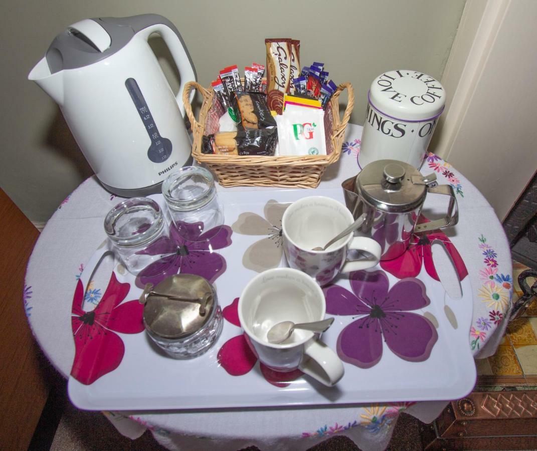 เพนโรส บีแอนด์บี Bed & Breakfast ลอสท์วิธีล ภายนอก รูปภาพ